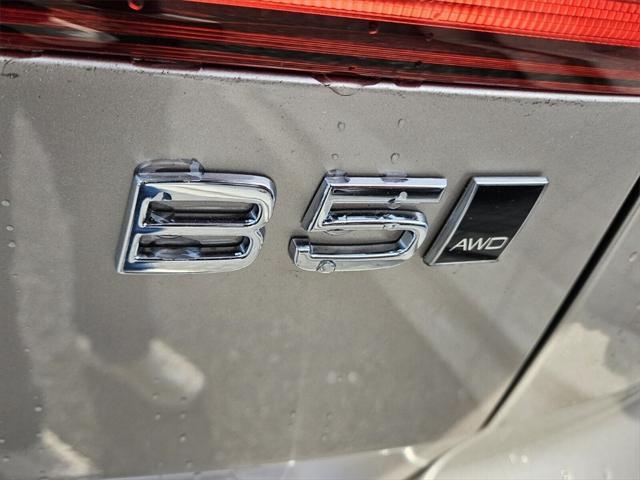 new 2025 Volvo XC60 car