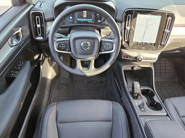 new 2025 Volvo XC40 car, priced at $45,465
