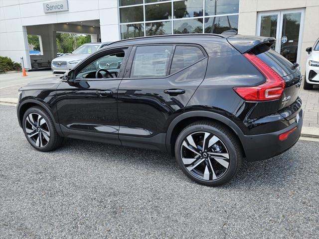 new 2025 Volvo XC40 car