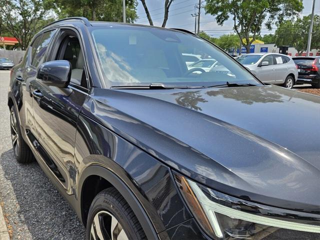 new 2025 Volvo XC40 car