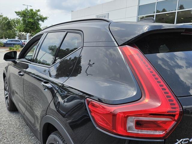new 2025 Volvo XC40 car