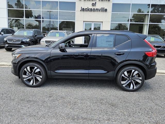 new 2025 Volvo XC40 car