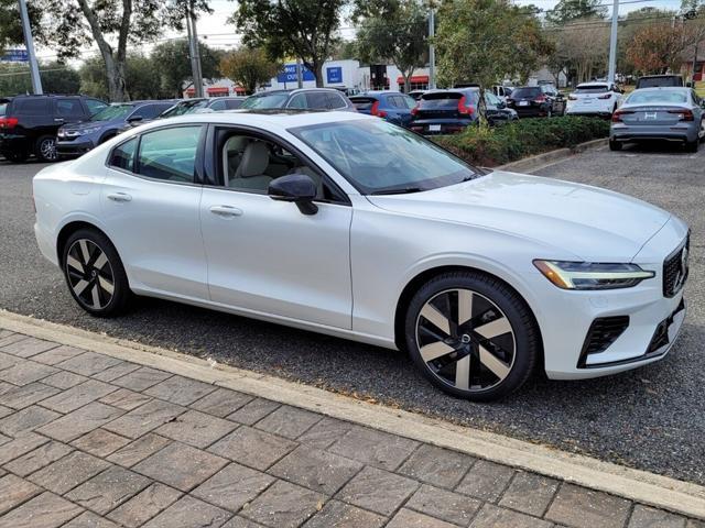 new 2024 Volvo S60 Recharge Plug-In Hybrid car