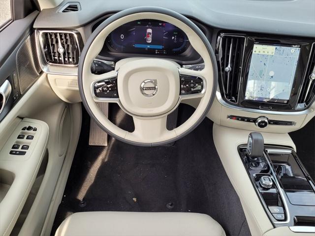 new 2024 Volvo S60 Recharge Plug-In Hybrid car