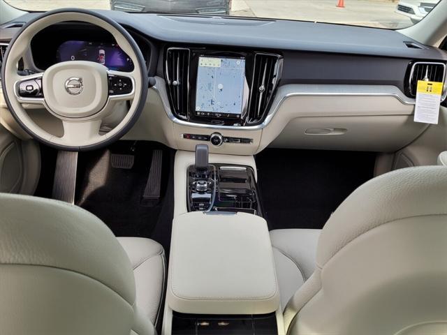 new 2024 Volvo S60 Recharge Plug-In Hybrid car