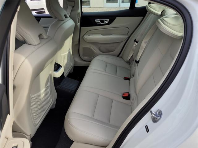 new 2024 Volvo S60 Recharge Plug-In Hybrid car