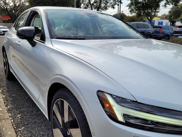new 2024 Volvo S60 Recharge Plug-In Hybrid car