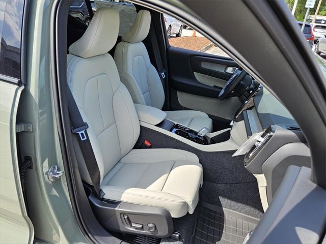 new 2025 Volvo XC40 car, priced at $48,335