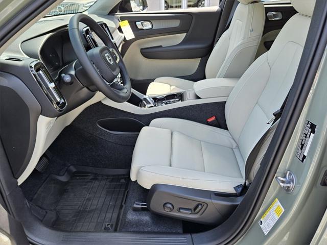 new 2025 Volvo XC40 car, priced at $48,335