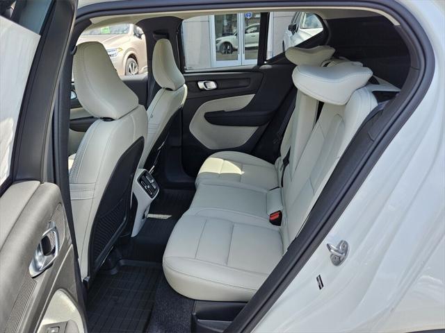 new 2025 Volvo XC40 car, priced at $48,335