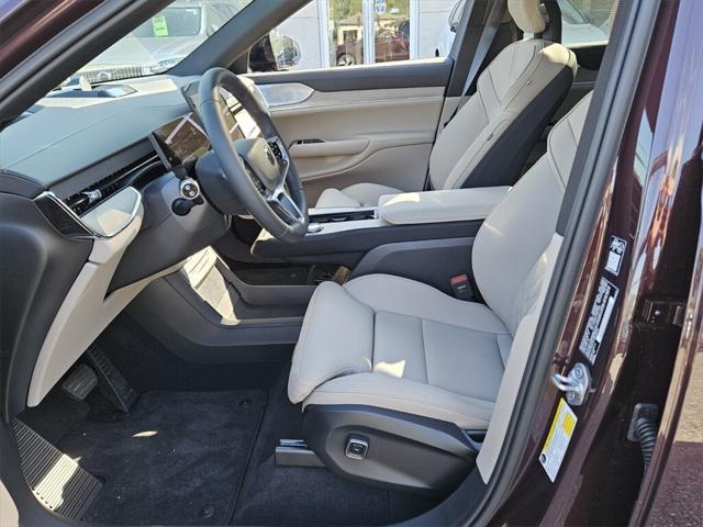 new 2025 Volvo EX90 car