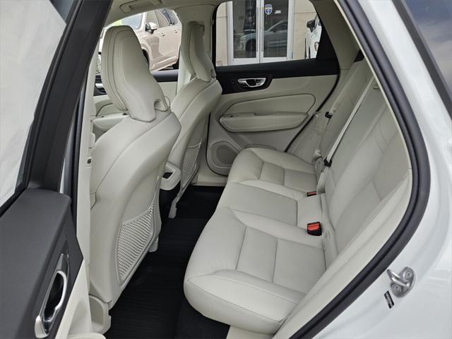 new 2025 Volvo XC60 car