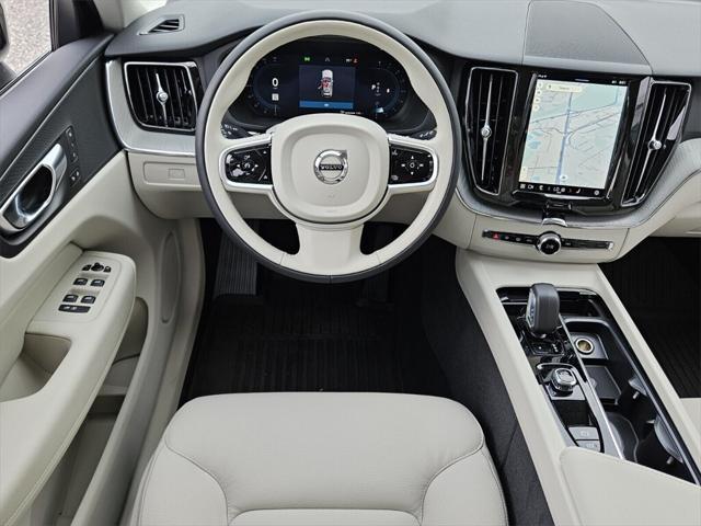 new 2025 Volvo XC60 car