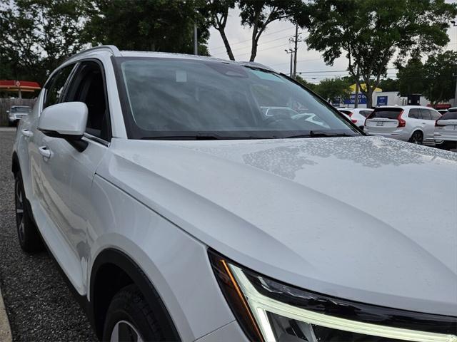 new 2025 Volvo XC40 car