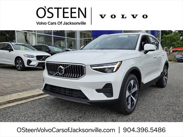 new 2025 Volvo XC40 car