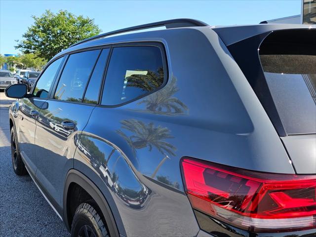 new 2025 Volkswagen Atlas car, priced at $50,334
