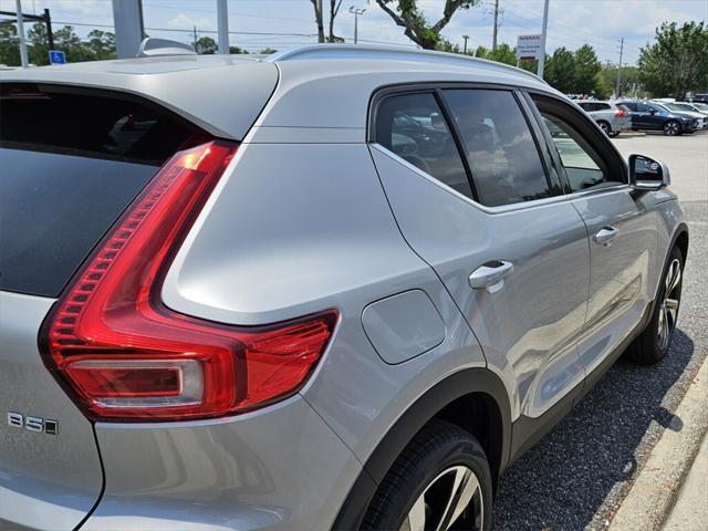 new 2025 Volvo XC40 car