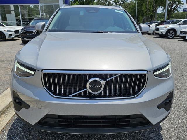 new 2025 Volvo XC40 car