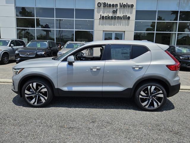 new 2025 Volvo XC40 car