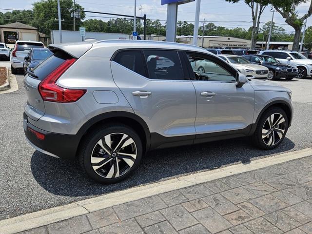 new 2025 Volvo XC40 car