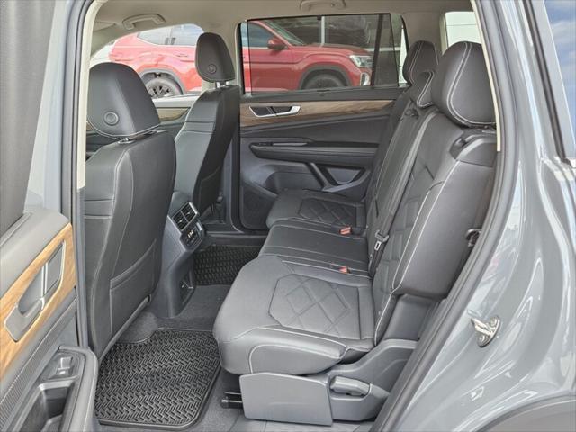 new 2025 Volkswagen Atlas car, priced at $44,215