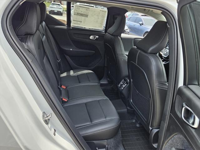 new 2025 Volvo XC40 car, priced at $48,910