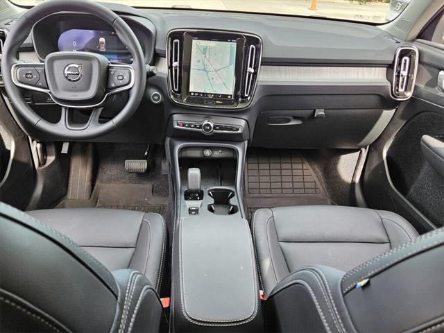 new 2025 Volvo XC40 car, priced at $45,465
