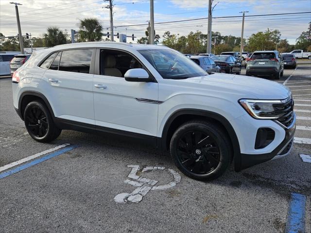 new 2025 Volkswagen Atlas Cross Sport car