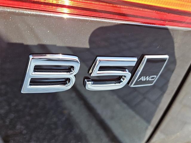 new 2025 Volvo XC60 car