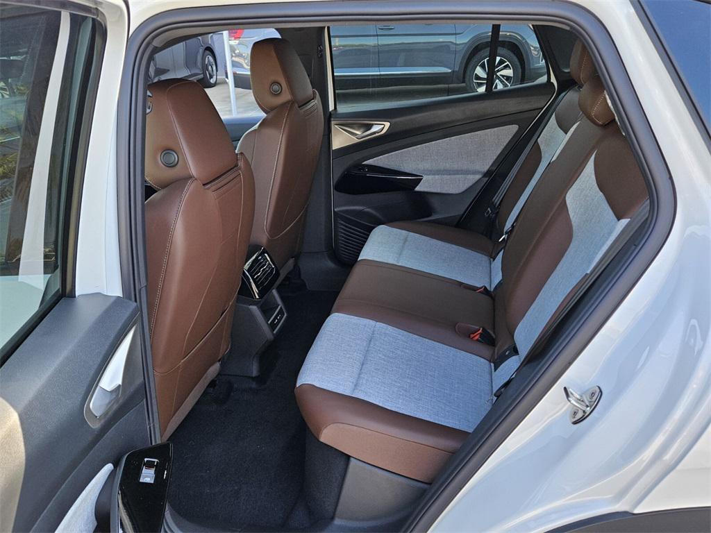 new 2025 Volkswagen ID.4 car, priced at $45,720