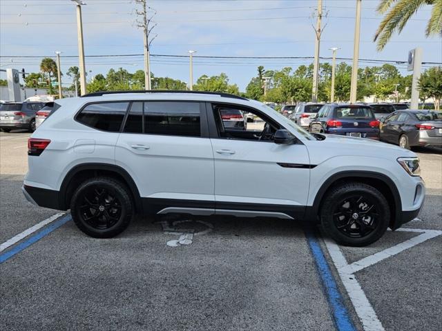 new 2024 Volkswagen Atlas car, priced at $54,056