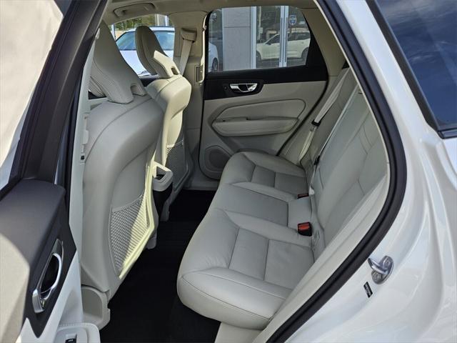 new 2025 Volvo XC60 car