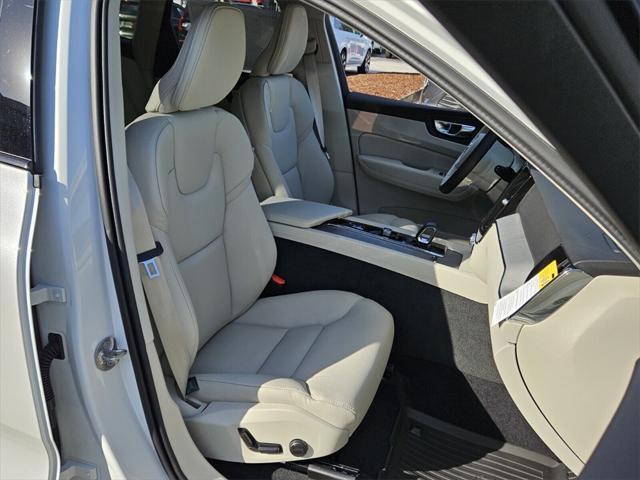 new 2025 Volvo XC60 car