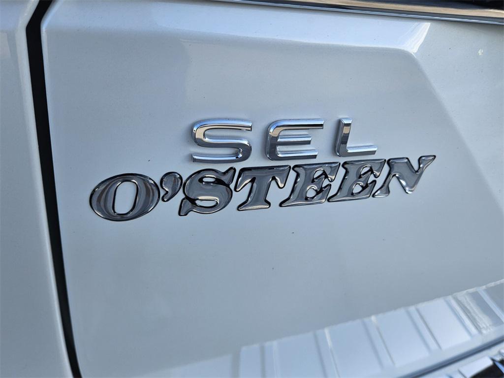 new 2025 Volkswagen Atlas car, priced at $49,011
