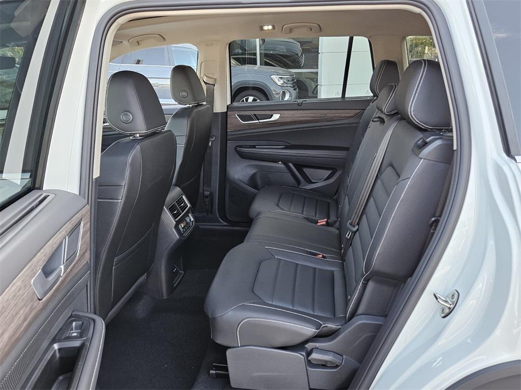 new 2025 Volkswagen Atlas car, priced at $49,011