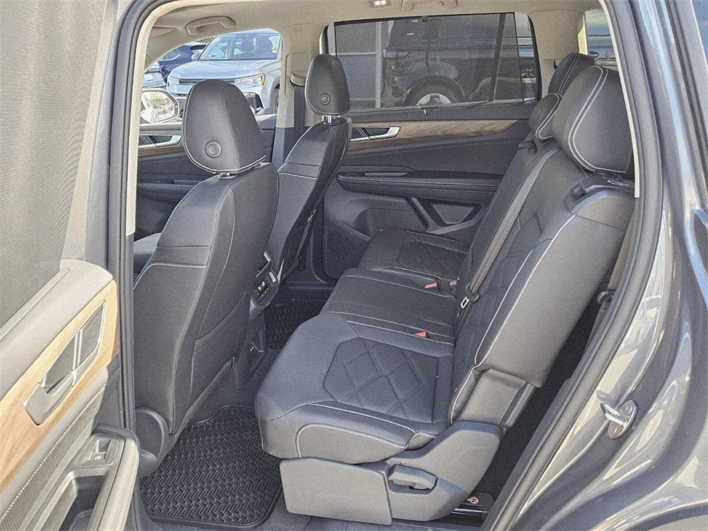 new 2025 Volkswagen Atlas car, priced at $42,486