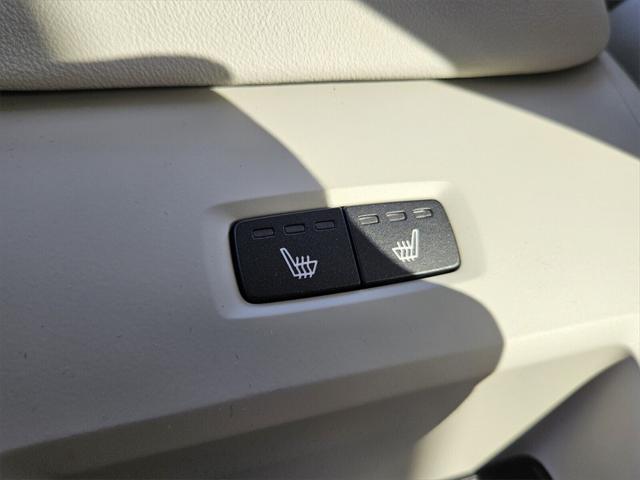 new 2025 Volvo XC60 car, priced at $49,895