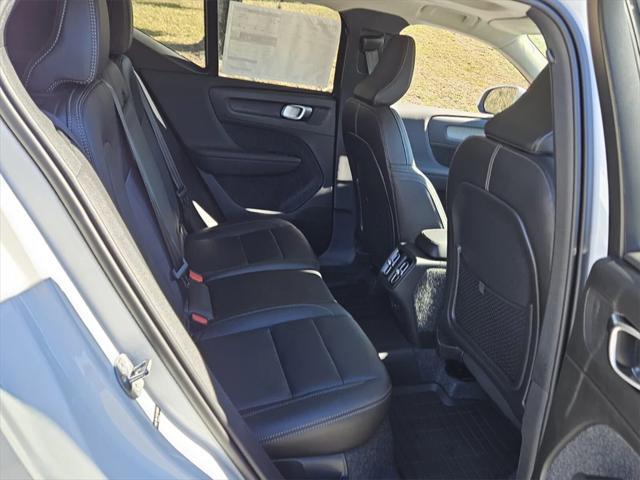 new 2025 Volvo XC40 car, priced at $45,465