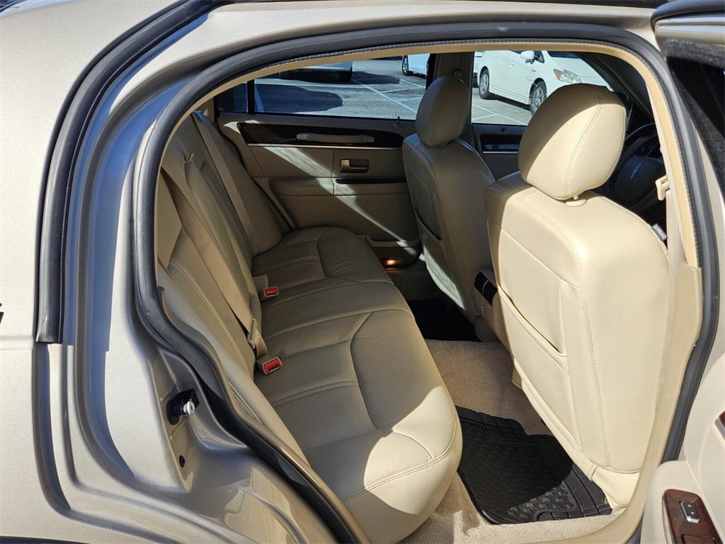 used 2008 Lincoln Town Car car, priced at $7,995