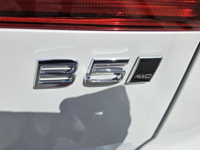 new 2025 Volvo XC60 car