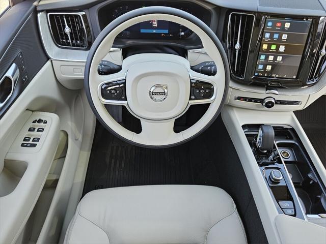 new 2025 Volvo XC60 car