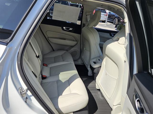 new 2025 Volvo XC60 car