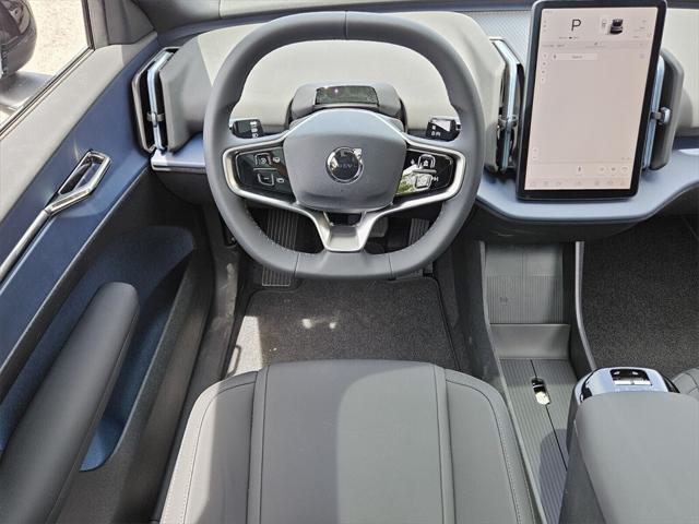 new 2025 Volvo EX30 car
