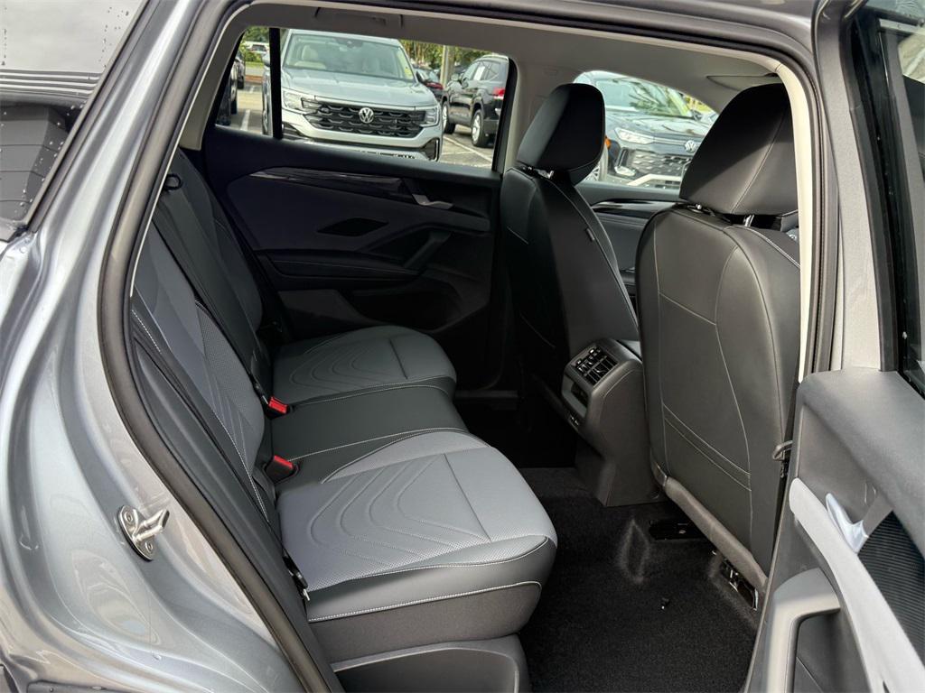 new 2025 Volkswagen Tiguan car, priced at $35,447
