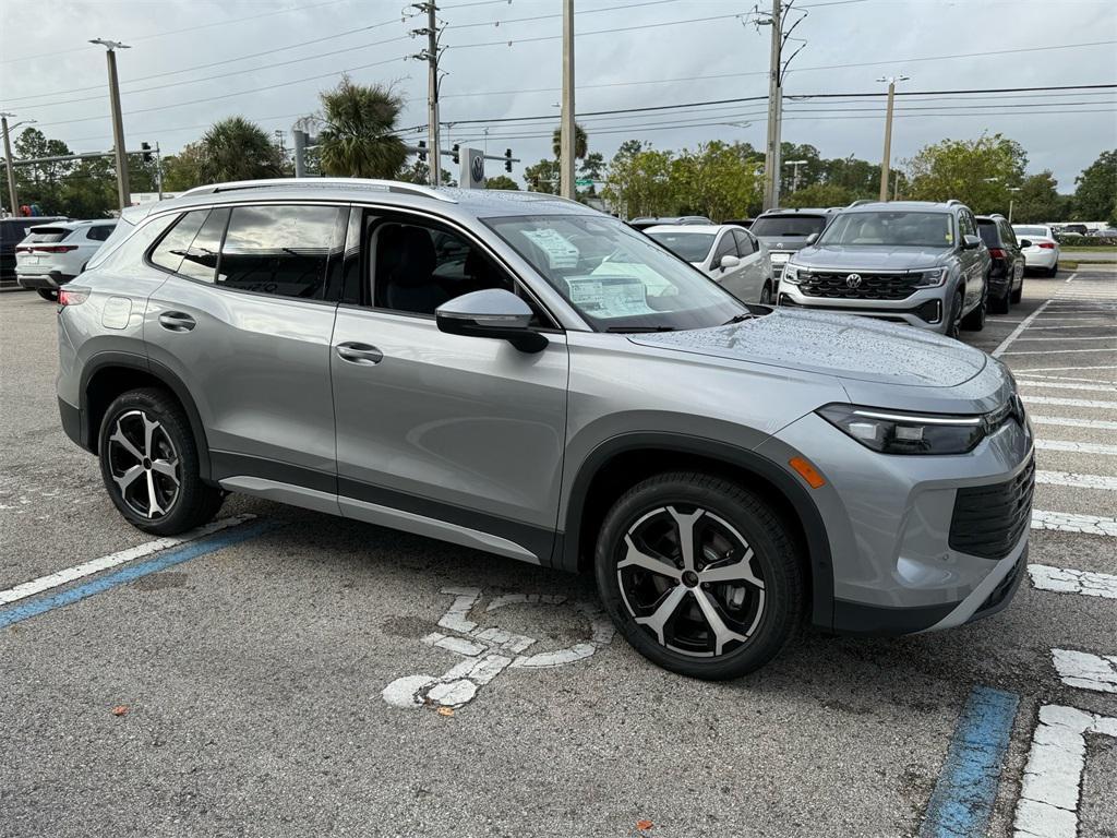 new 2025 Volkswagen Tiguan car, priced at $35,447