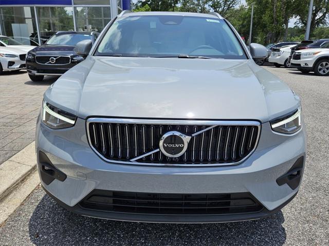 new 2025 Volvo XC40 car