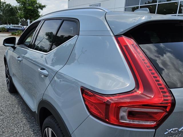 new 2025 Volvo XC40 car