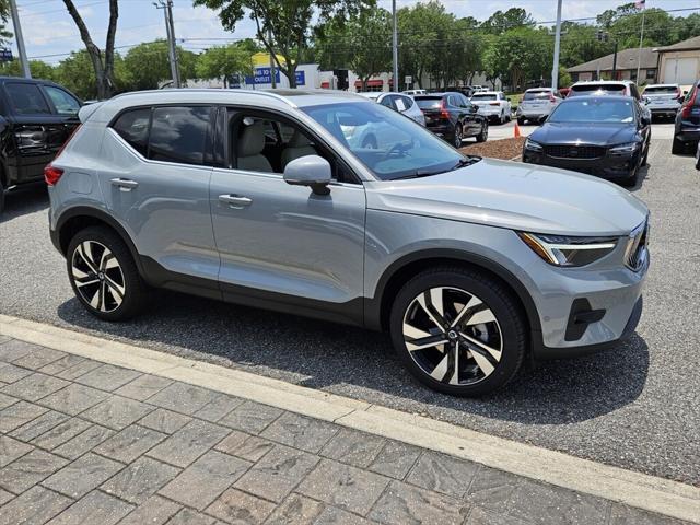 new 2025 Volvo XC40 car