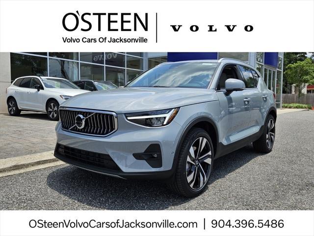 new 2025 Volvo XC40 car