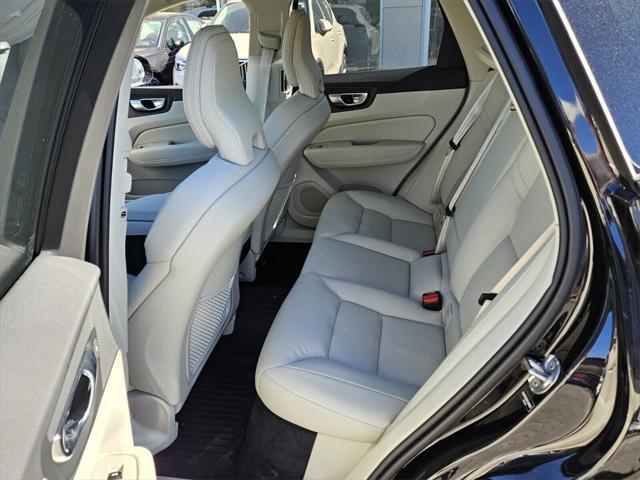 new 2025 Volvo XC60 car